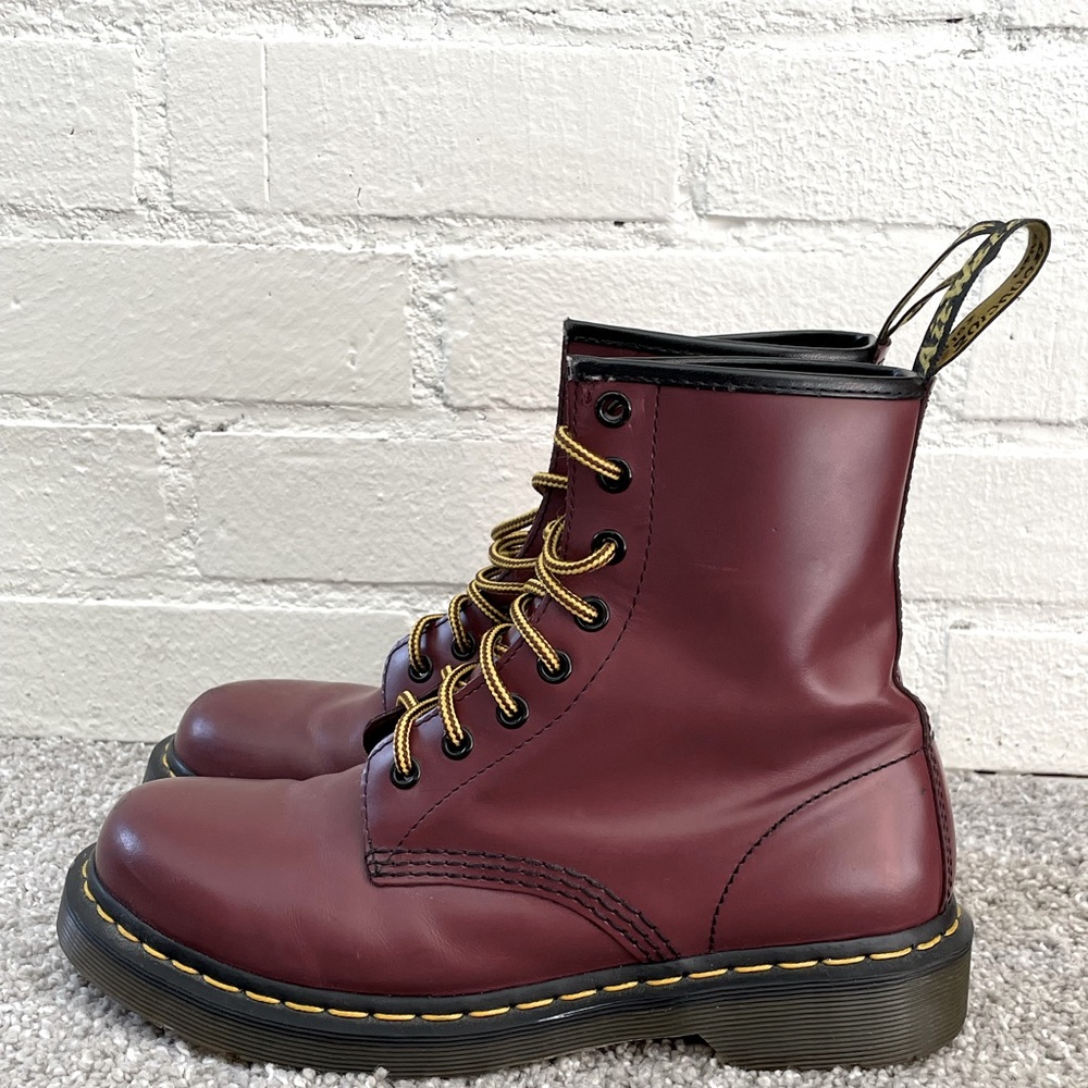 DR MARTENS Combat BOOTS Burgundy. 8